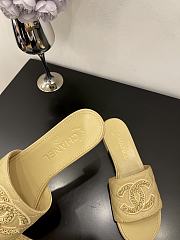 Kitlife Chanel Logo Woven Slippers Beige - 2