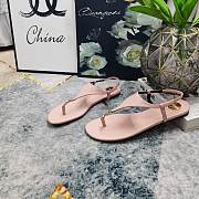 Kitlife Saint Laurent 2025 Logo Buckle Flat Sandals Pink - 3