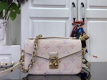 Kitlife Louis Vuitton Pochette Métis East West Bag White and Gradient M25682 21.5x13.5x6cm