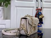 Kitlife Louis Vuitton Pochette Métis East West Bag White and Gradient M25682 21.5x13.5x6cm - 6