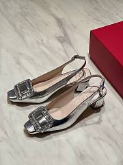 Kitlife Roger Vivier Belle Vivier Slingback Pumps Silver 45mm - 4