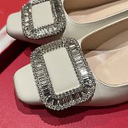 Kitlife Roger Vivier Belle Vivier Slingback Pumps White 45mm - 6