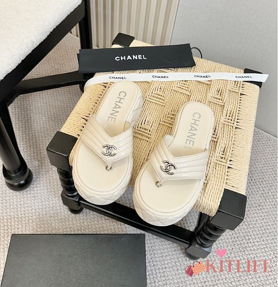 Kitlife Chanel 25C Thick-soled Flip Flops White - 1