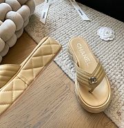 Kitlife Chanel 25C Thick-soled Flip Flops Beige - 4