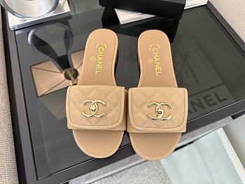Kitlife Chanel Beige CC Logo Turnlock Slides