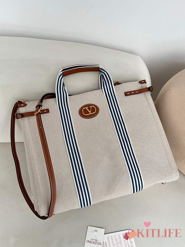 Kitlife Valentino Garavani Antibes Canvas Bag In Natural & Blue 41x33x20cm - 1