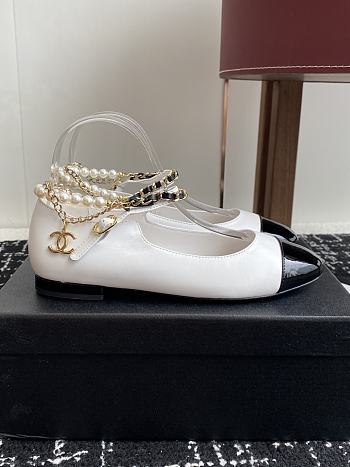 Kitlife Chanel Mary Janes White Lambskin, Black Patent Calfskin, Imitation Pearls & Metal Shoes
