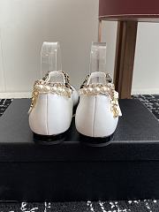 Kitlife Chanel Mary Janes White Lambskin, Black Patent Calfskin, Imitation Pearls & Metal Shoes - 5