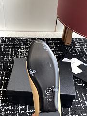 Kitlife Chanel Mary Janes Beige Lambskin, Black Patent Calfskin, Imitation Pearls & Metal Shoes - 6