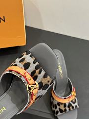 Kitlife Louis Vuitton 6AM Leopard Print Mules in Grey   - 2