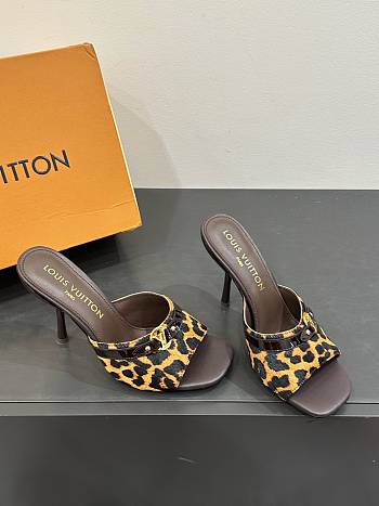 Kitlife Louis Vuitton 6AM Leopard Print Mules in Brown