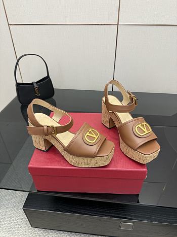 Kitlife Valentino Garavani VLogo Signature 80 Brown Leather Platform Sandals