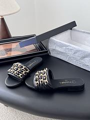 Kitlife Chanel 25C Chain Slides in Black - 4