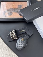 Kitlife Chanel 25C Chain Slides in Black - 3
