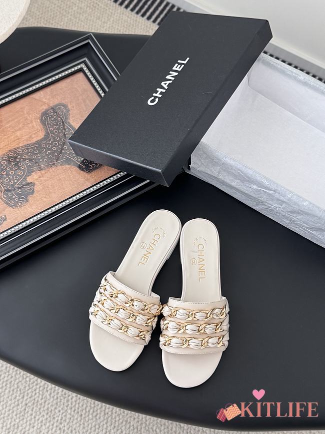 Kitlife Chanel 25C Chain Slides in White - 1