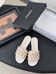 Kitlife Chanel 25C Chain Slides in White - 1
