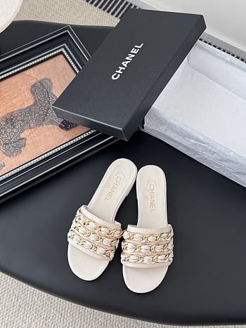 Kitlife Chanel 25C Chain Slides in White