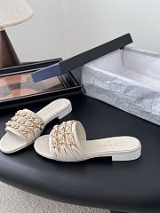 Kitlife Chanel 25C Chain Slides in White - 6