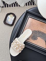 Kitlife Chanel 25C Chain Slides in White - 4