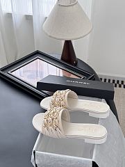 Kitlife Chanel 25C Chain Slides in White - 3