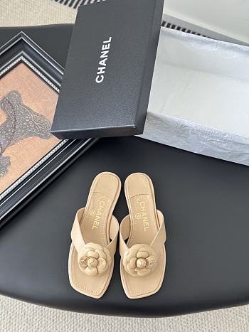 Kitlife Chanel 25K Camellia Slippers Beige