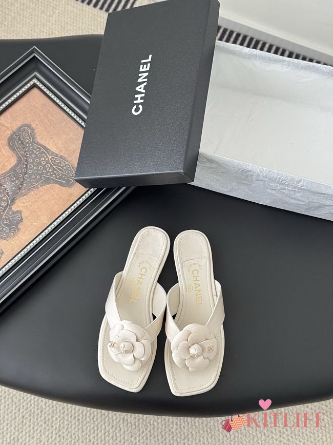 Kitlife Chanel 25K Camellia Slippers White - 1