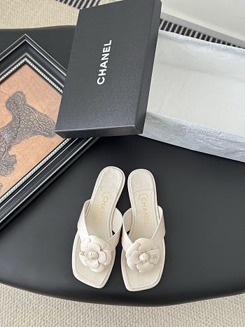 Kitlife Chanel 25K Camellia Slippers White
