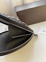 Kitlife Alaia Coeur Crystal-embellished Love Bag in Black 21x17x5cm  - 4