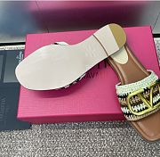 Kitlife Valentino Garavani Vlogo Signature Slide Sandals With Crochet Embroidery  - 3