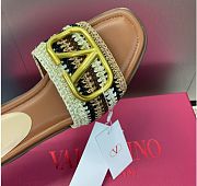Kitlife Valentino Garavani Vlogo Signature Slide Sandals With Crochet Embroidery  - 4