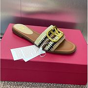 Kitlife Valentino Garavani Vlogo Signature Slide Sandals With Crochet Embroidery  - 5