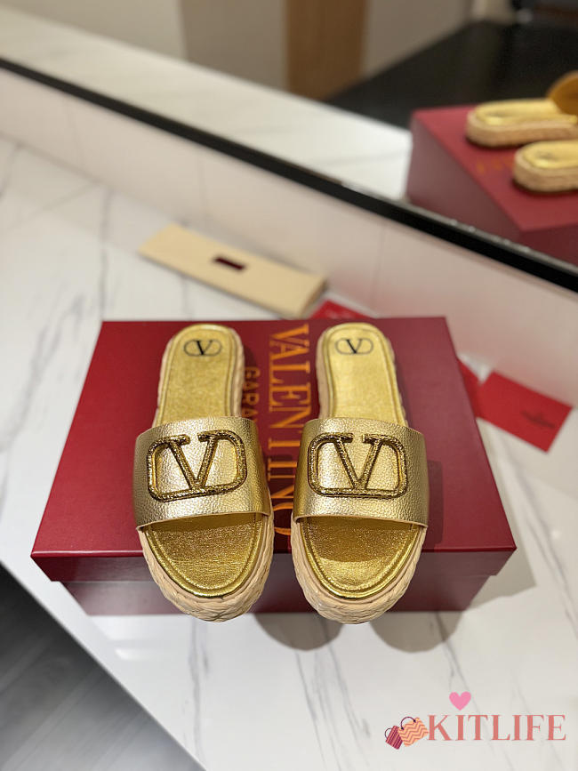 Kitlife Valentino Garavani Vlogo Gold Leather Espadrille Slides - 1
