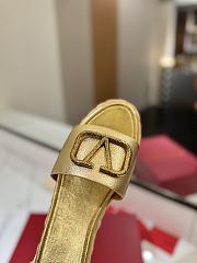 Kitlife Valentino Garavani Vlogo Gold Leather Espadrille Slides - 6