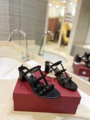 Kitlife Valentino Garavani Rockstud Sandals In Black Calfskin  - 1