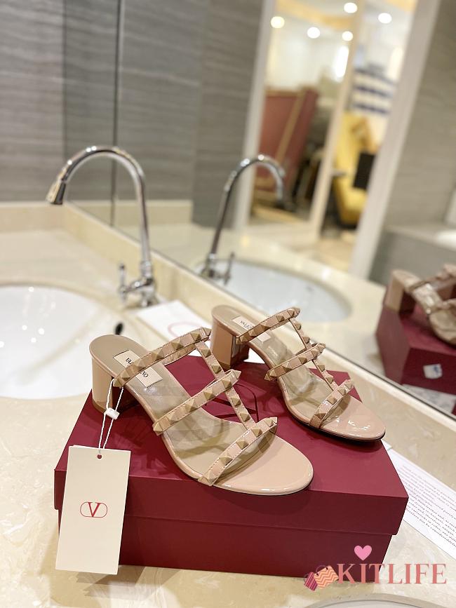 Kitlife Valentino Garavani Rockstud Sandals In Beige Calfskin - 1