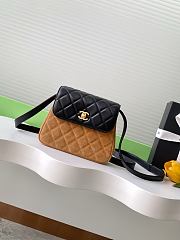 Kitlife Chanel Flap Shoulder Bag Beige Suede Calfskin and Black Shiny Lambskin 15x18.5x5.5cm - 1