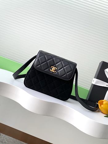 Kitlife Chanel Flap Shoulder Bag Black Suede Calfskin and Shiny Lambskin 15x18.5x5.5cm