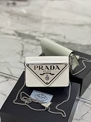 Kitlife Prada Women's Red Logo-plaque Shoulder Bag White 17x9.5x3.5cm - 1