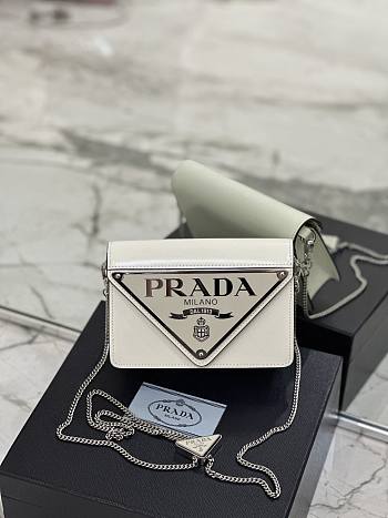 Kitlife Prada Women's Red Logo-plaque Shoulder Bag White 17x9.5x3.5cm