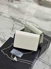 Kitlife Prada Women's Red Logo-plaque Shoulder Bag White 17x9.5x3.5cm - 6