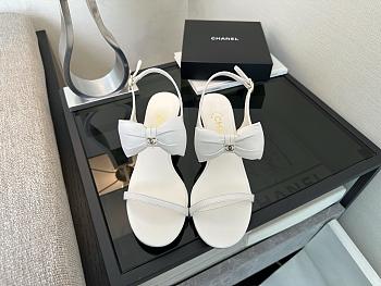 Kitlife Chanel 25P White Leather Sandals