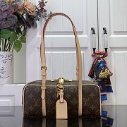 Kitlife Louis Vuitton Hang On Bag Brown Monogram M47031 26x11.5x6.5cm - 1