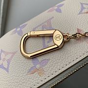 Kitlife Louis Vuitton Key Pouch Cream M25597 12x7x1.5cm - 6
