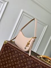 Kitlife Louis Vuitton Pochette LV Bloom Bag Cream M25784 23x10x4cm - 3