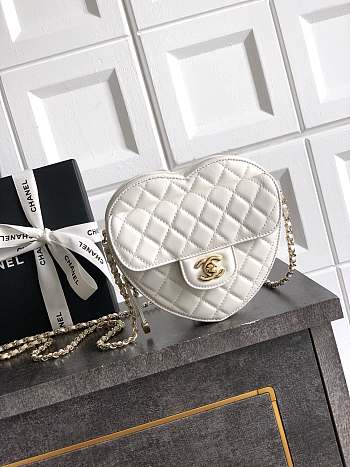 Kitlife Chanel 25B Heart Bag White 18x19x5.5cm