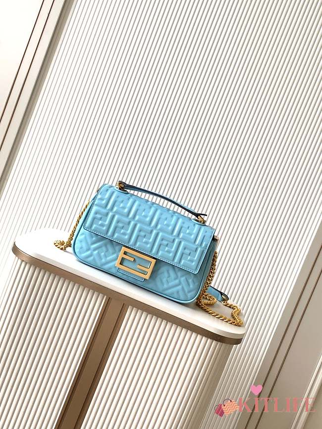 Kitlife Fendi Baguette Medium Chain Bag Blue Nappa Leather 24x7x14.5cm - 1