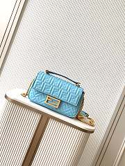 Kitlife Fendi Baguette Medium Chain Bag Blue Nappa Leather 24x7x14.5cm - 1
