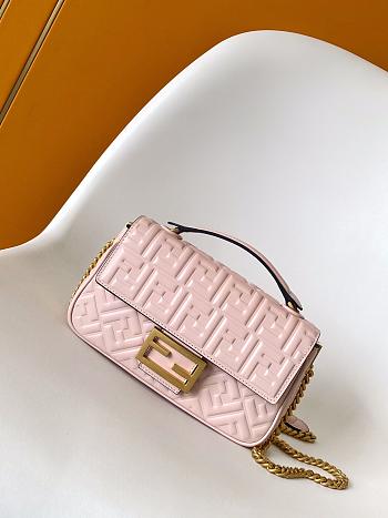 Kitlife Fendi Baguette Medium Chain Bag Pink Nappa Leather 24x7x14.5cm