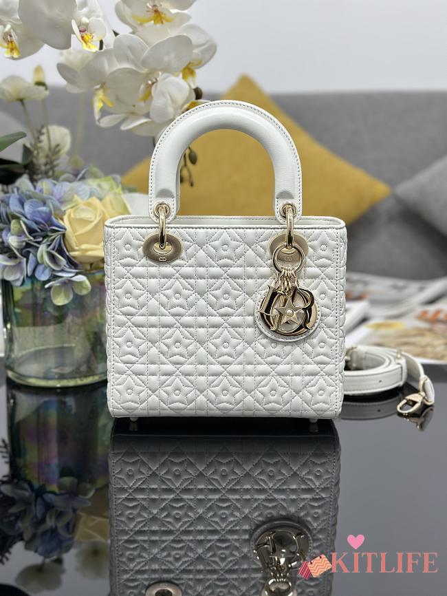 Kitlife Dior Lady Dior Four-Track Lambskin Lucky Star Bag White M0538 20x17x8cm - 1
