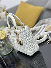 Kitlife Dior Lady Dior Four-Track Lambskin Lucky Star Bag White M0538 20x17x8cm - 3